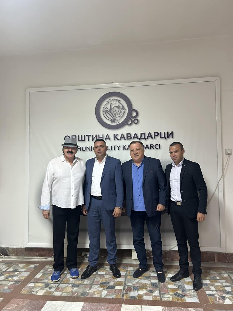 Почина Халид Бешлиќ: Последен пат гостуваше во земјава пред две години и му се заблагодари на Кавадарци со видео