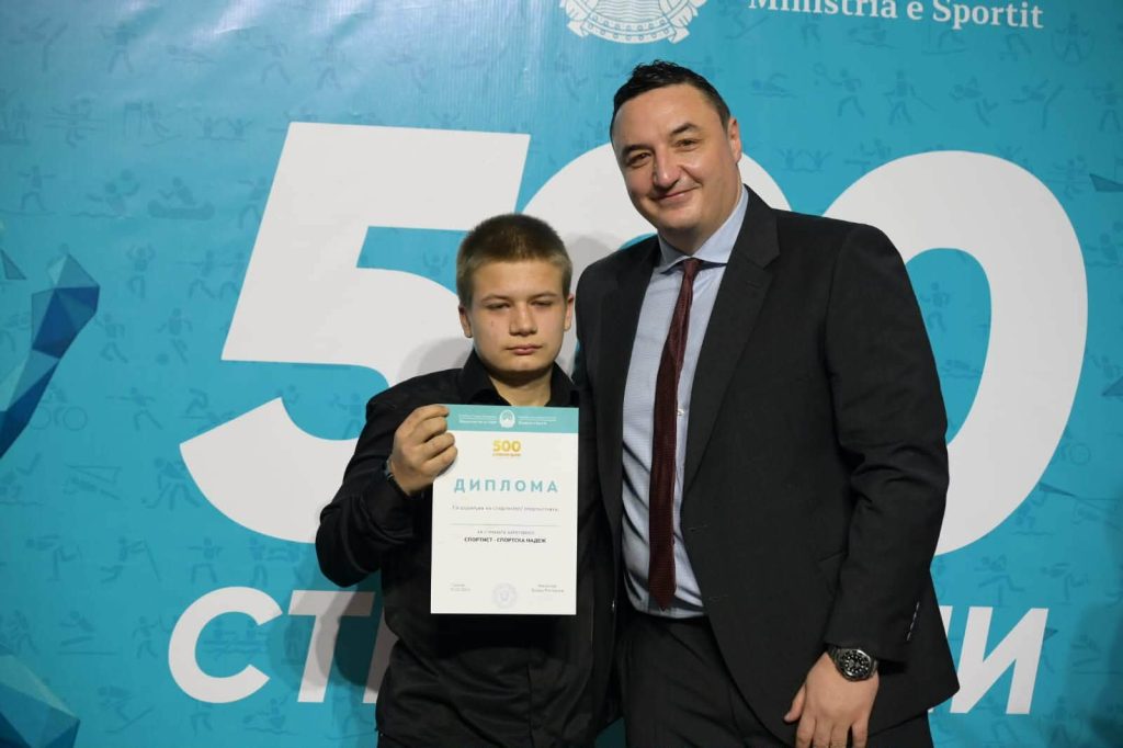 500 ТАЛЕНТИРАНИ МЛАДИ СПОРТИСТИ ДОБИЈА СТИПЕНДИИ