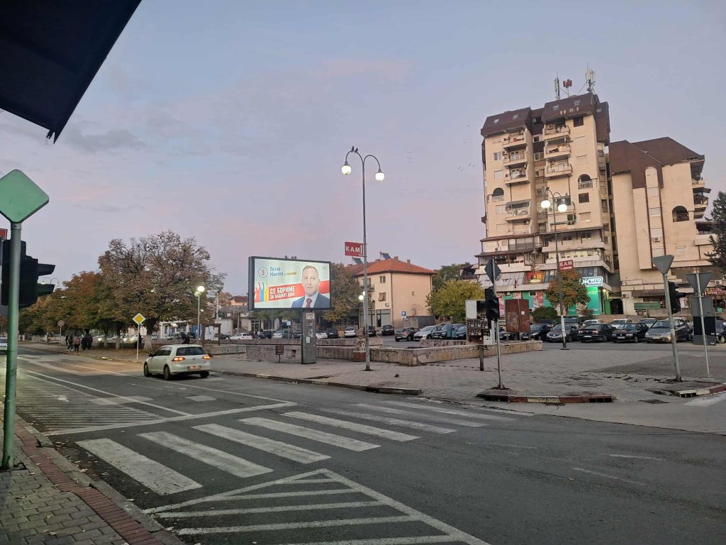 АМЕРИКАНЕЦ НАПАДНАЛ ПОЛИЦАЈЦИ ВО НЕГОТИНО!