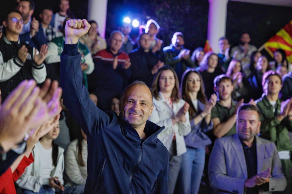 ПО ОРБАН, СЛЕДЕН Е ВУЧИЌ, А СО НЕГО И МИЦКОСКИ, ВЕЛИ ФИЛИПЧЕ