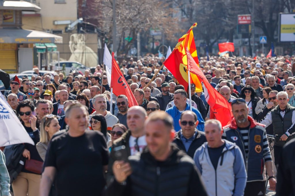 АКО НЕ СЕ БУНИТЕ, НЕМАТЕ ПРАВО ДА СЕ ЛУТИТЕ: ССМ ПОВИКА НА ПРВОМАЈСКИ ПРОТЕСТ
