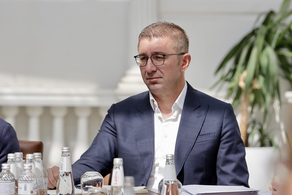 ГО СМЕНИЈА ИМЕТО, НЕКОЛКУ ГОЛТАРИ СТАНАА МИЛИОНЕРИ, А НЕ ДОНЕСОА ПОДОБРО ЗДРАВСТВО И ОБРАЗОВАНИЕ, КАЖА МИЦКОСКИ