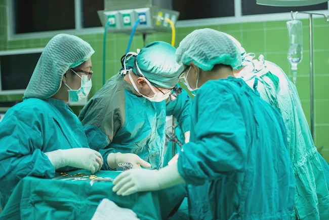 ИСТОРИСКИ УСПЕХ НА СРПСКИ ЛЕКАРИ: ИЗВЕДЕНА ПРВА ТРАНСПЛАНТАЦИЈА НА БЕЛИ ДРОБОВИ!