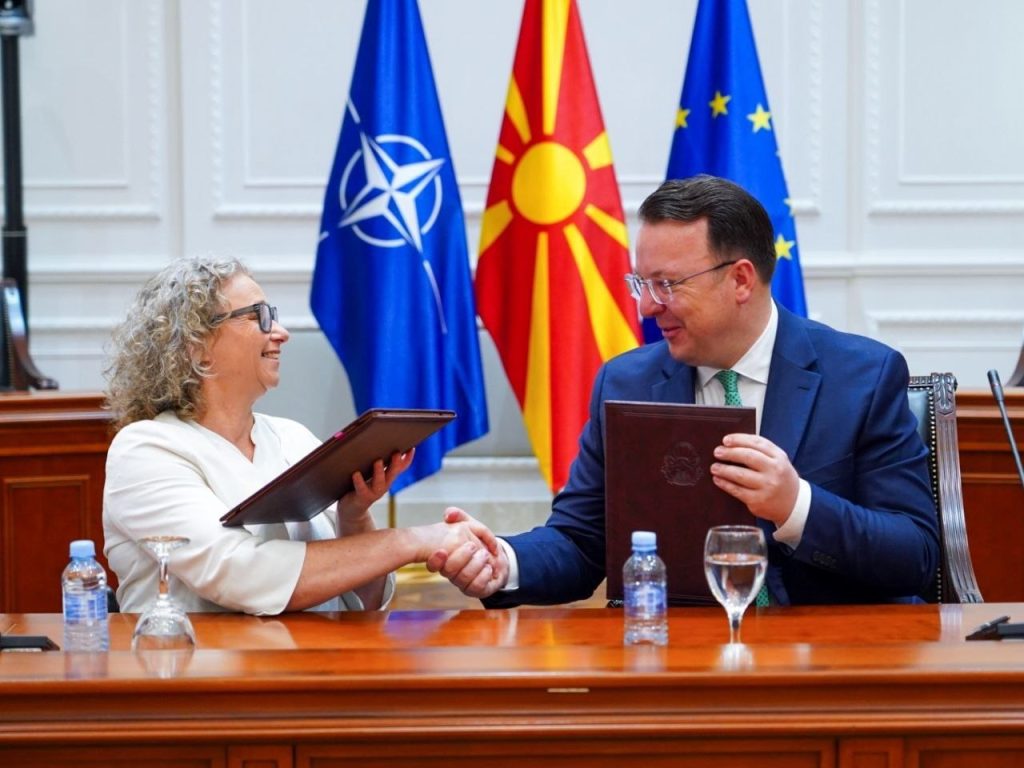 НИКОЛОСКИ: СЛЕДИ НАЈОБЕМНА МОДЕРНИЗАЦИЈА НА ЖЕЛЕЗНИЧКИОТ СИСТЕМ!