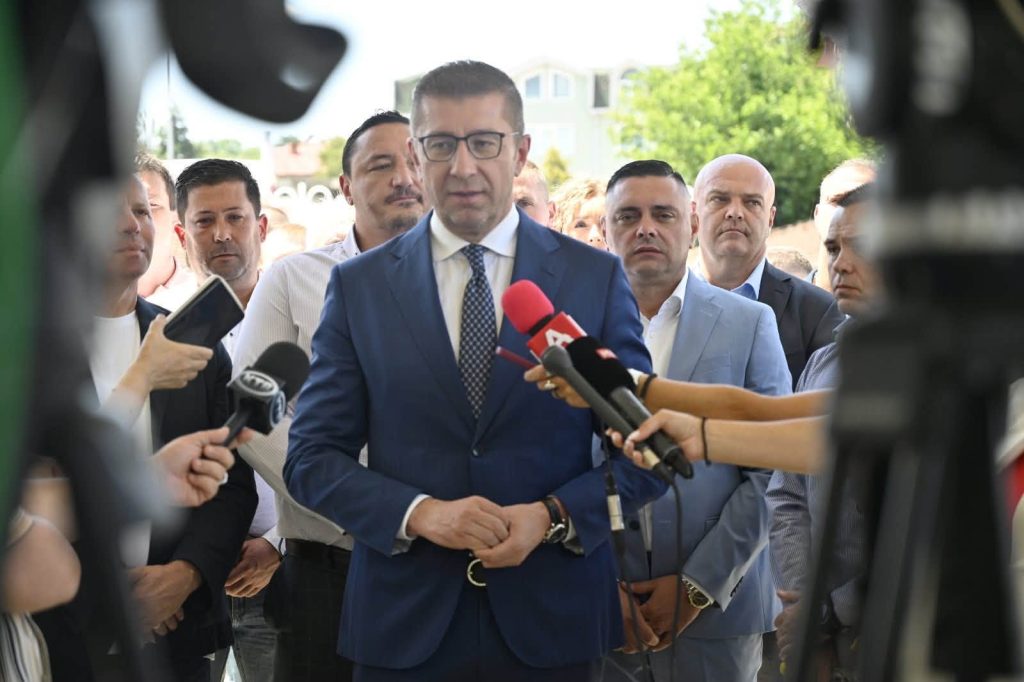МИЦКОСКИ: ЌЕ ГИ ОБЕШТЕТИМЕ ГРАЃАНИТЕ КОИ ЌЕ ПРИЈАВАТ И ДОКАЖАТ ШТЕТА