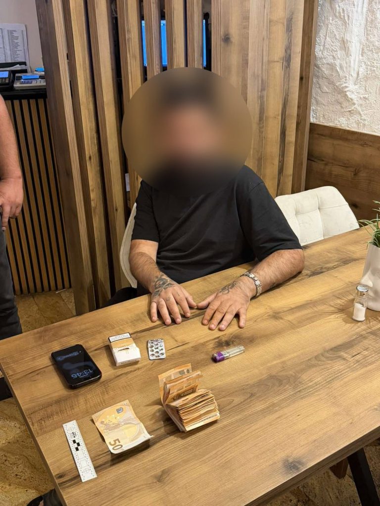 АПСЕЊЕ НА ГРАДСКИОТ ПЛОШТАД ВО КАВАДАРЦИ: ПАДНА ОСОМНИЧЕН ЗА ИЗМАМА ОД 9.000 ЕВРА